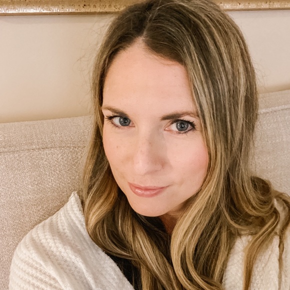 Meet your Posher, Sheena - Picture 1 of 1